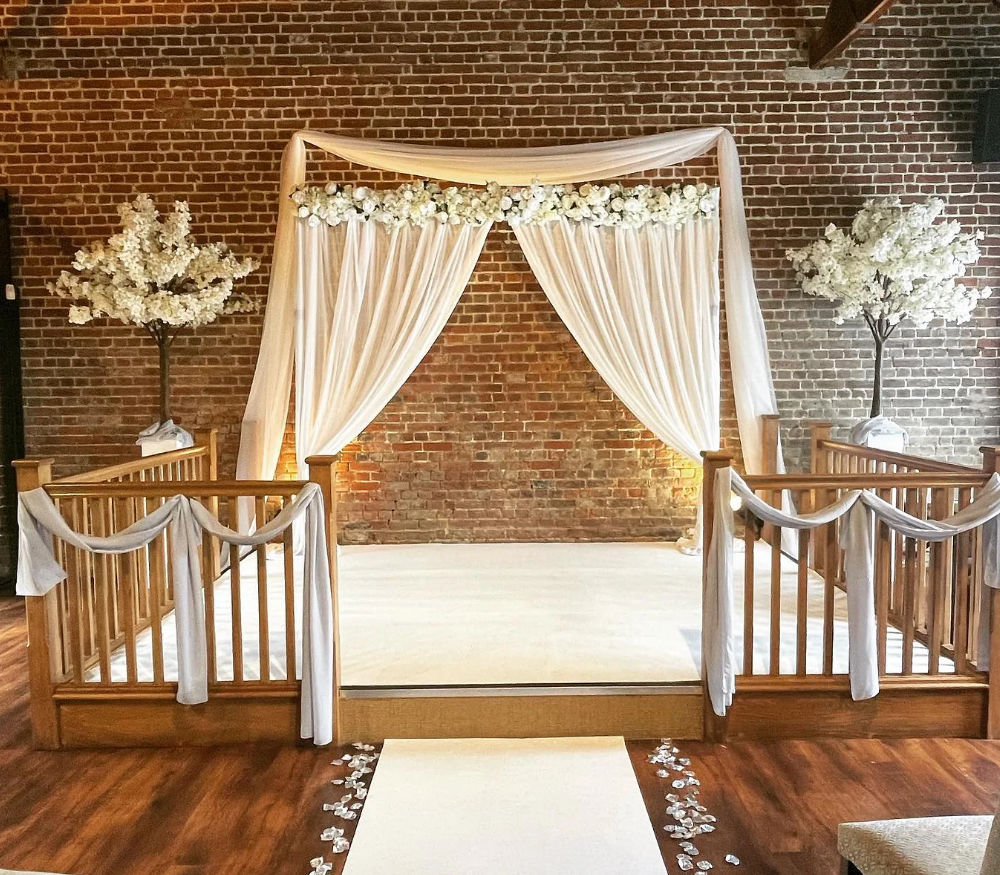 Cooling Castle Barn Ceremony Decor